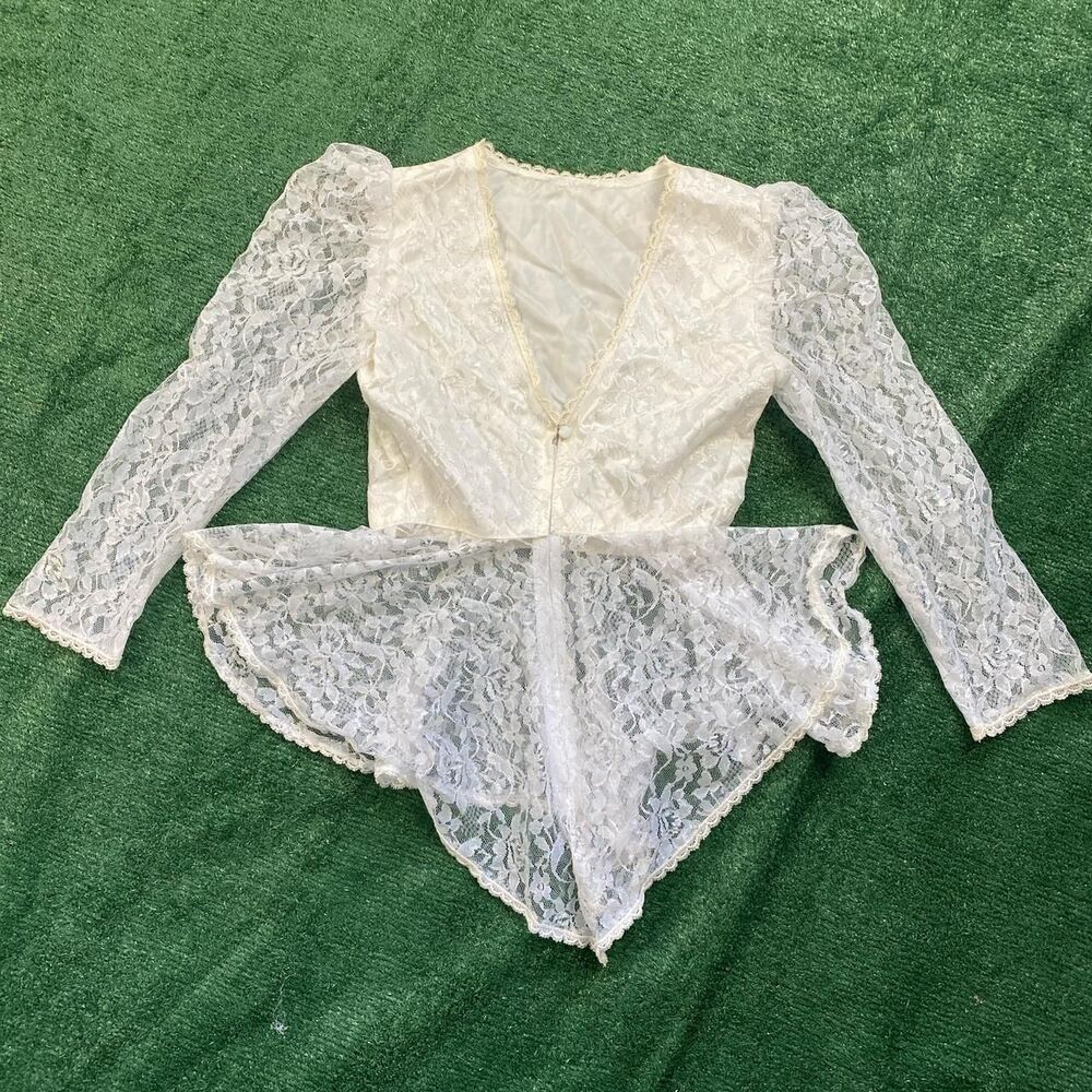 Vintage 80’s Women's White Lace Blouse